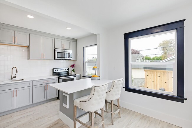 Interior Photo - Maple Apartments: Newly Renovated 1 Bedroo...