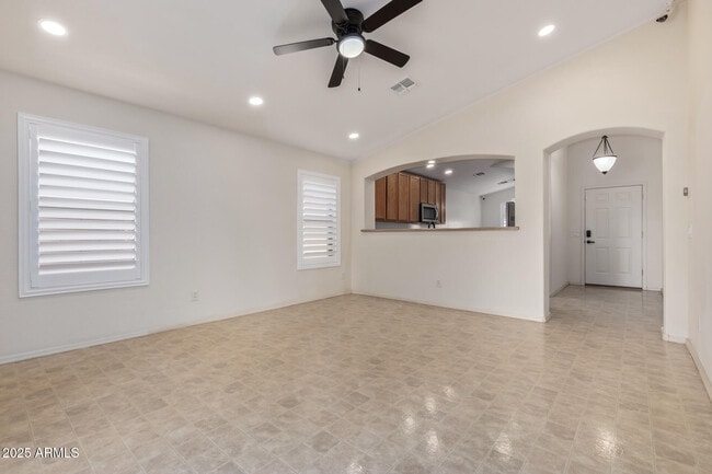 Building Photo - 4410 N 124th Ave