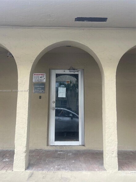 Building Photo - 1800 Sans Souci Blvd