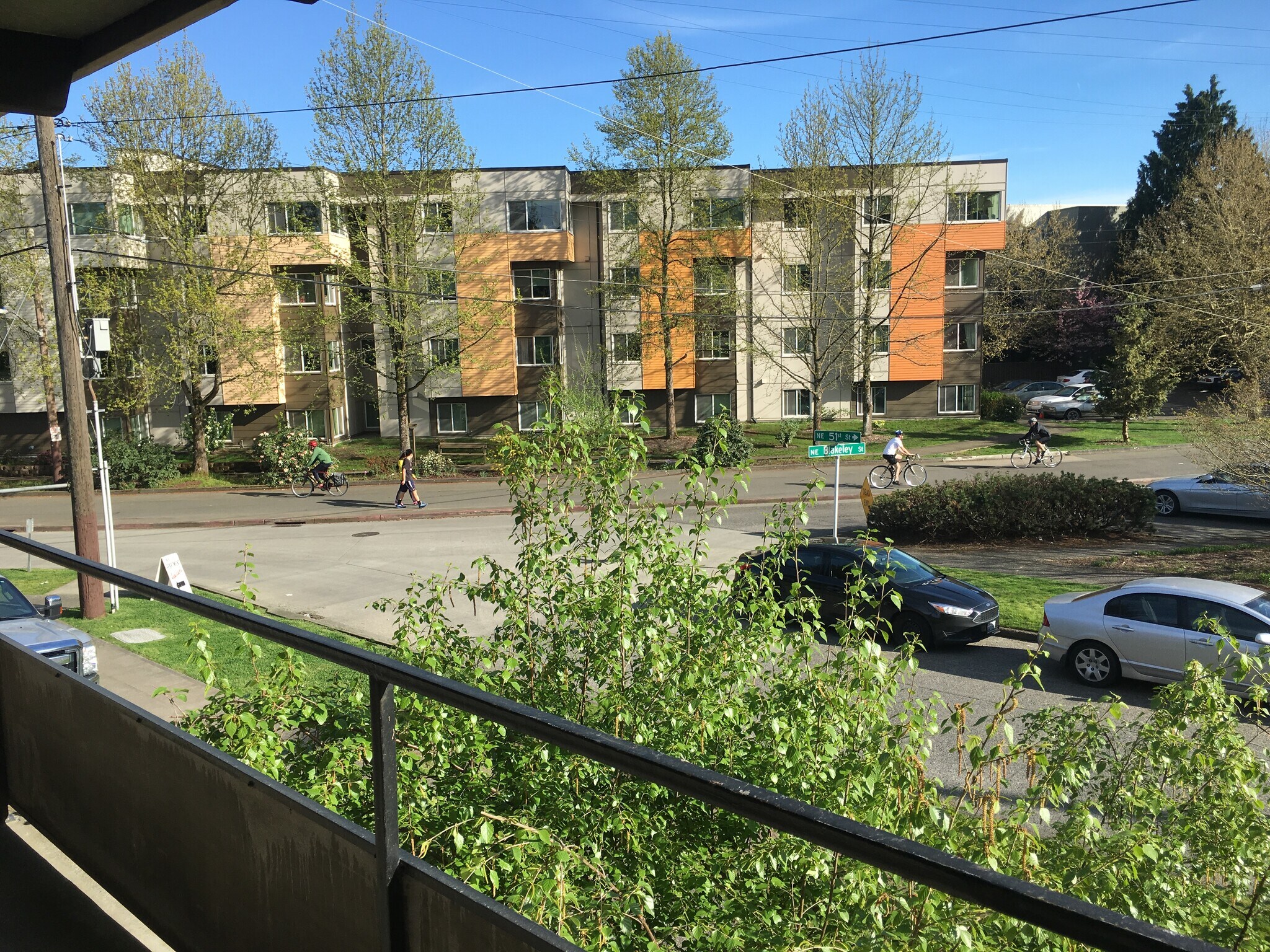 Building Photo - 2318 NE 51st St