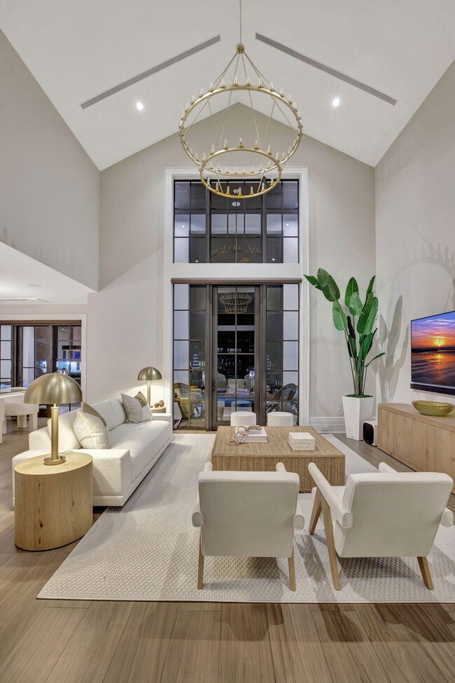 Building Photo - 400 Mola Ave