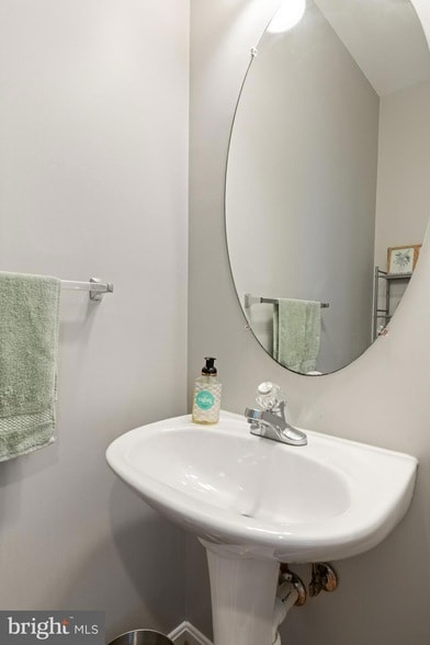 Building Photo - 14348 Sharpshinned Dr