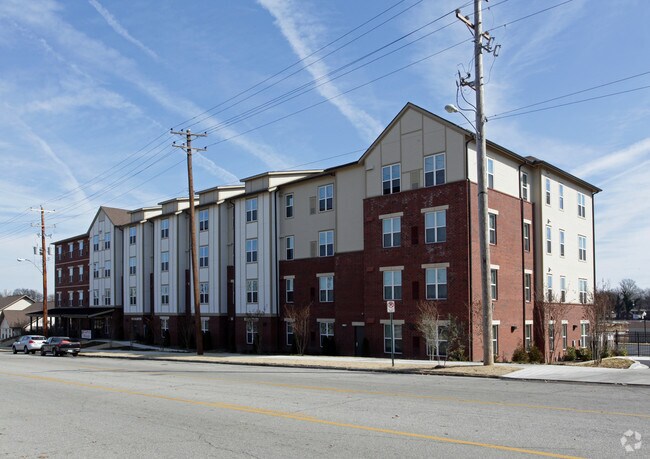 Primary Photo - Cleaborn Pointe at Heritage Senior Apartments