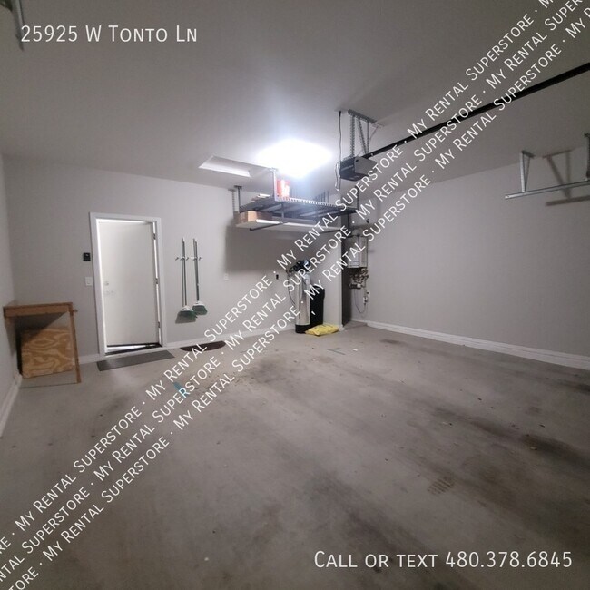 Building Photo - 25925 W Tonto Ln