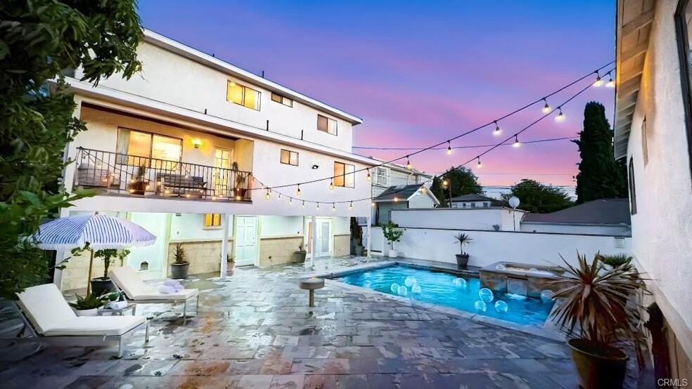 Plush pool and jacuzzi - 5851 Friends Ave