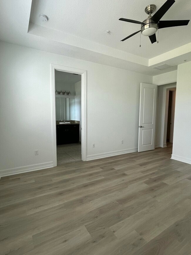 Building Photo - 1393 SW 115th Ave