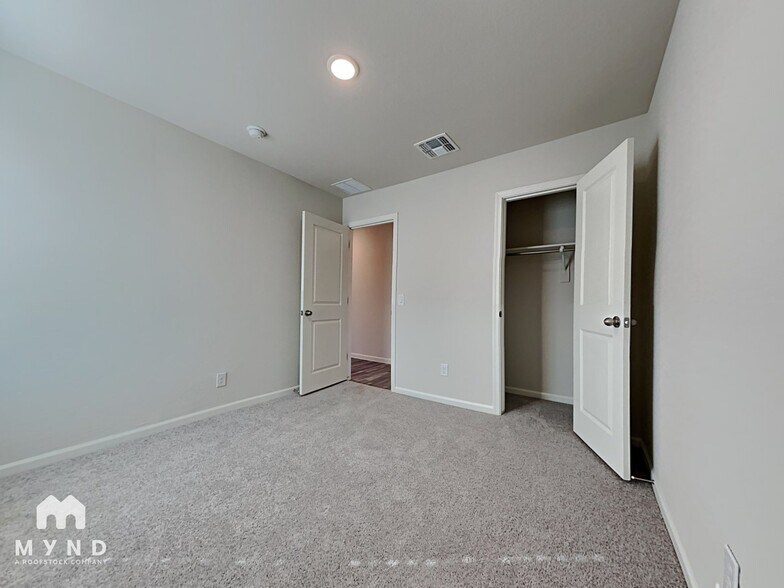 Building Photo - 9346 W Raven Dr