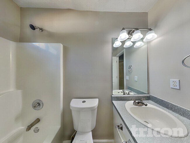 Building Photo - 210 Shenandoah Dr