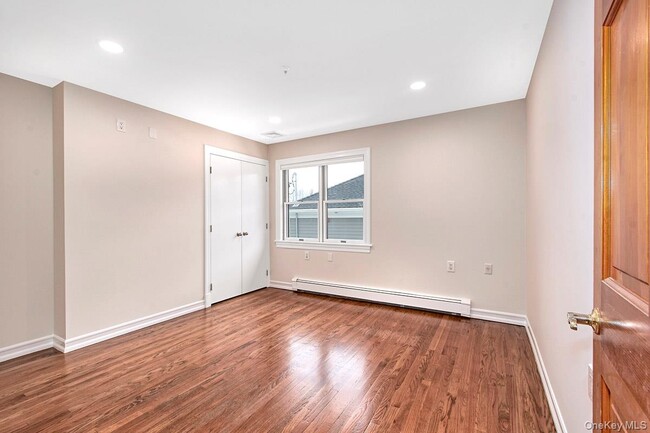 Building Photo - 228 Lincoln Ave