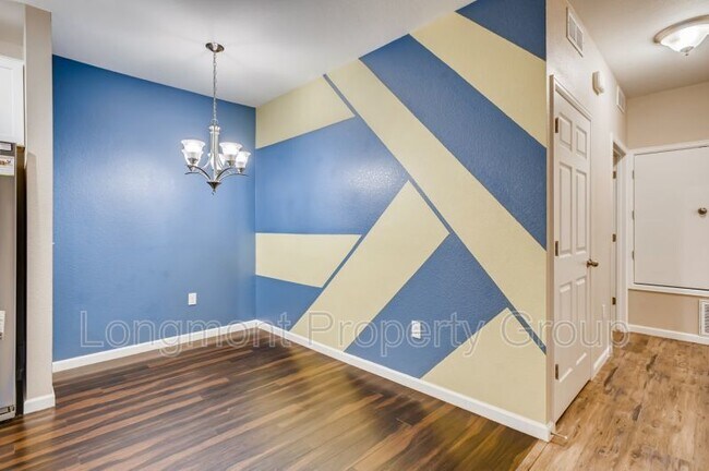Building Photo - 804 Summer Hawk Dr