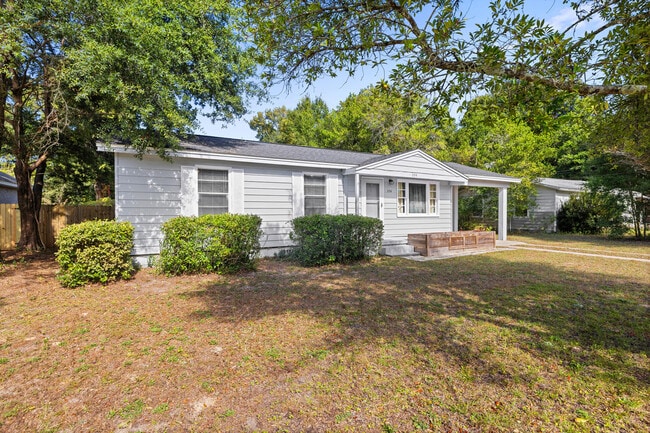 Building Photo - 354 Chicago Ave