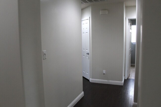 Building Photo - Beautiful Spacious Home for Rent Near Hosking and Mckee Area