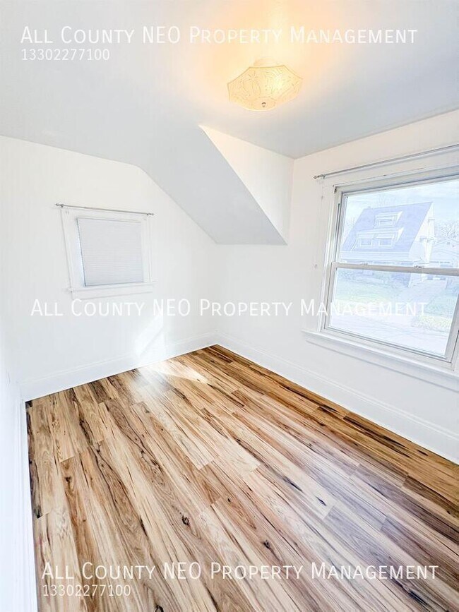 Building Photo - 1422 Elder Ave