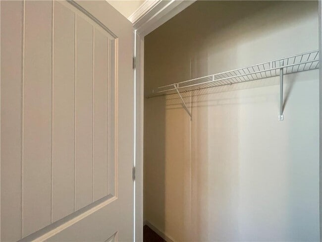 Building Photo - 145 Bryon Ln