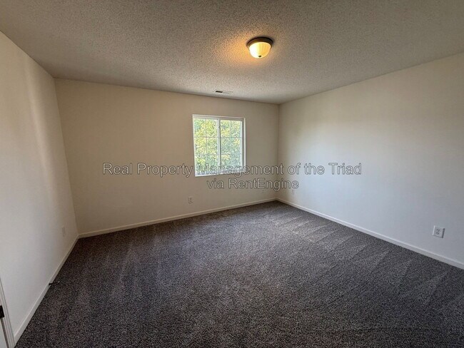 Building Photo - 809 Topsail Dr