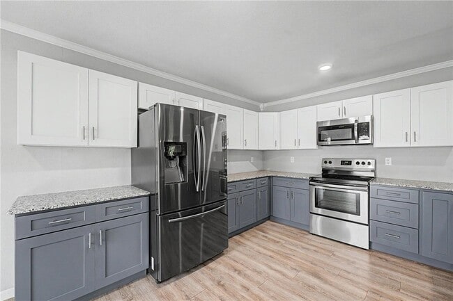 Building Photo - 1404 W Pine St