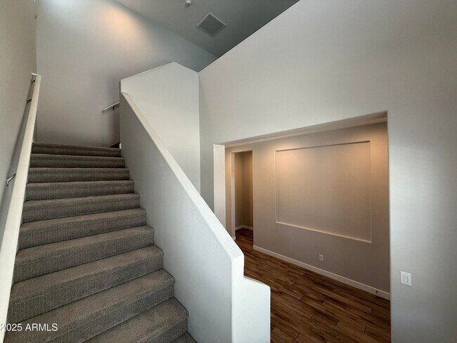 Building Photo - 15694 W Melvin St