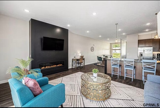 Primary Photo - Fully Furnished 2 Master Suites | Luxe Townhome Near UNMC