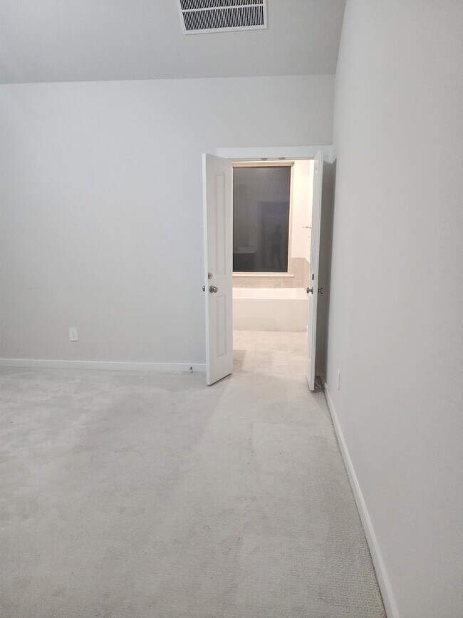 Building Photo - 126 Nightshade St