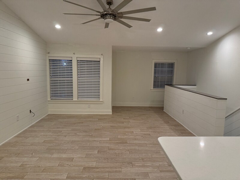 Building Photo - 1307 Lighthouse Rd