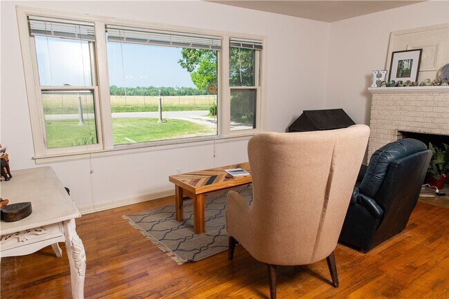 Building Photo - 1861 W Deane St