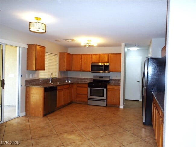 Building Photo - 648 E Sole Addiction Ave