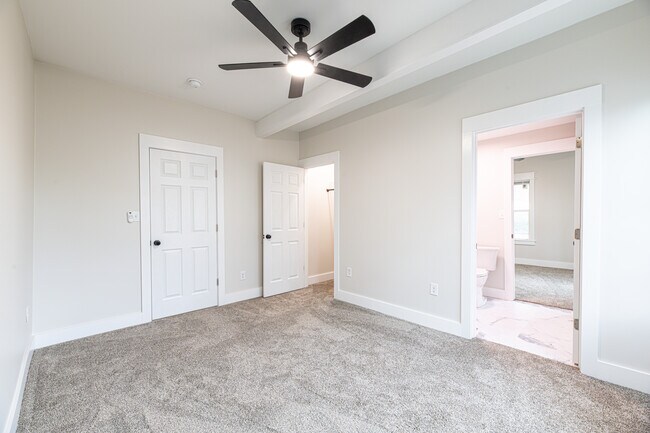 Building Photo - 1287 E Harper Ave