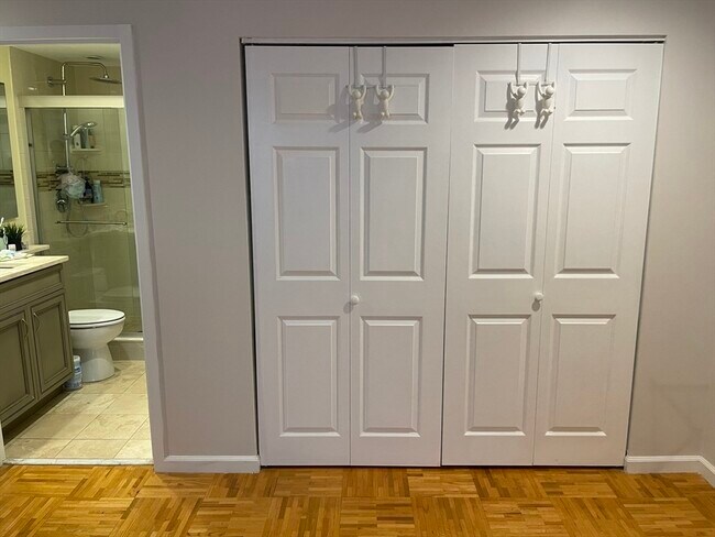 Building Photo - 357 Commercial St