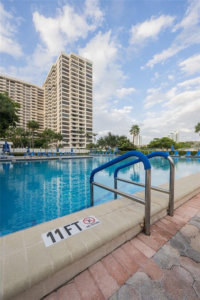 Building Photo - 600 Three Islands Boulevard