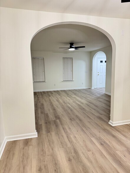 Building Photo - 103 Doves Haven Dr