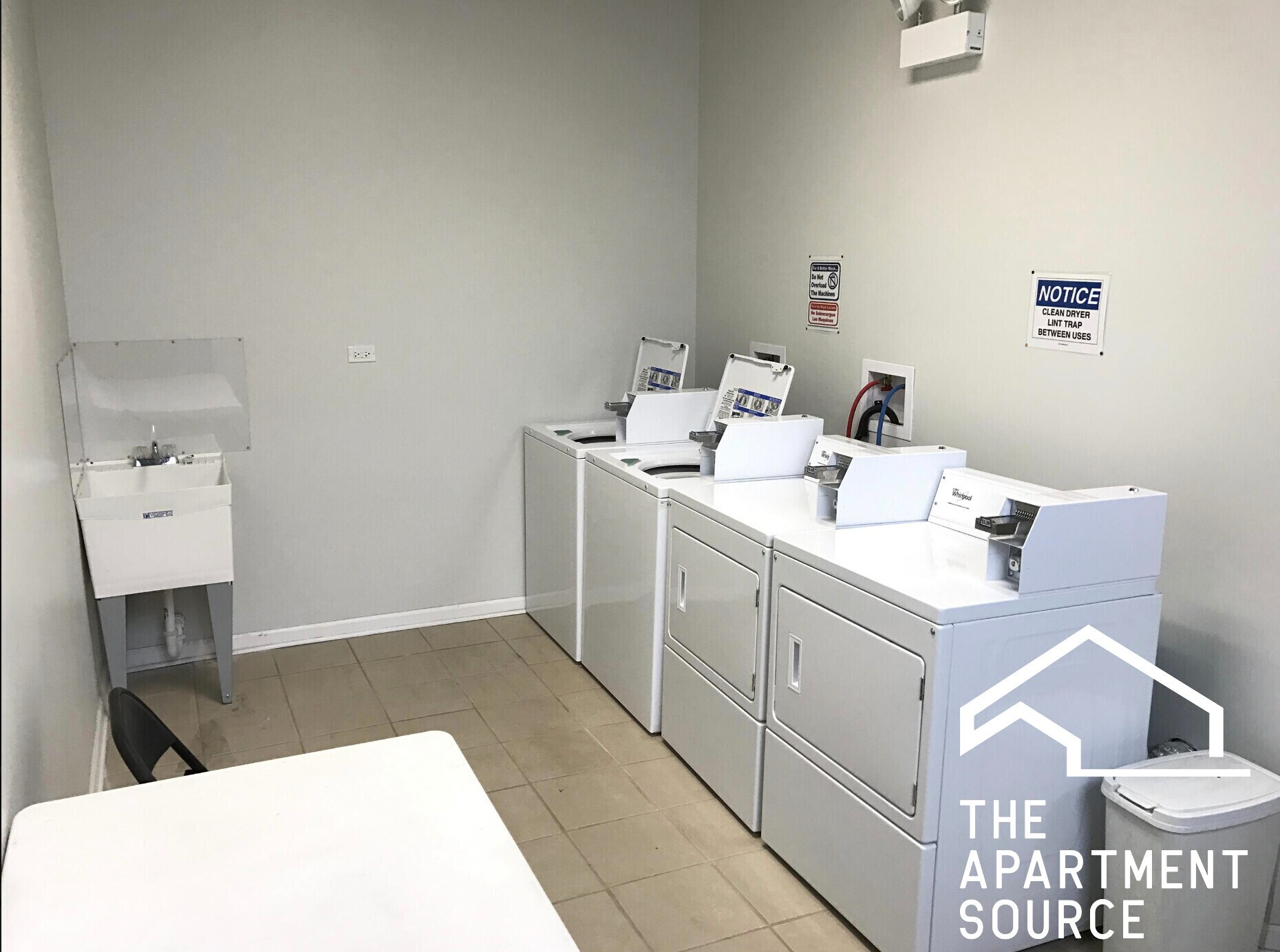 Building Photo - 7606 N Paulina St