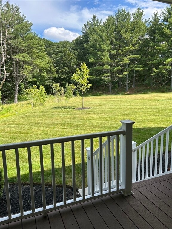 Building Photo - 6 Lily Pond Ln