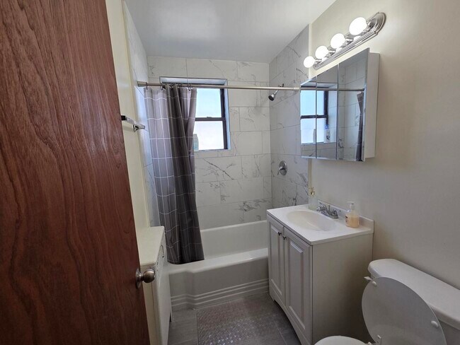 Building Photo - 7375 N Winchester Ave