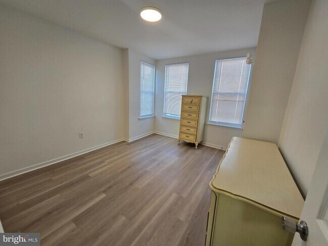 Building Photo - 1523 N 30th St