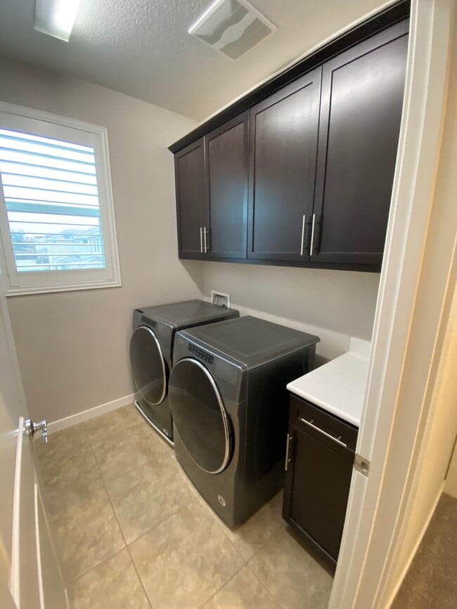 Building Photo - 3–4 Bedroom Solar Home in Rocklin – Office + Loft | Available Now