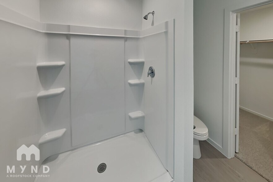 Building Photo - 914 Lago Laceno Ln