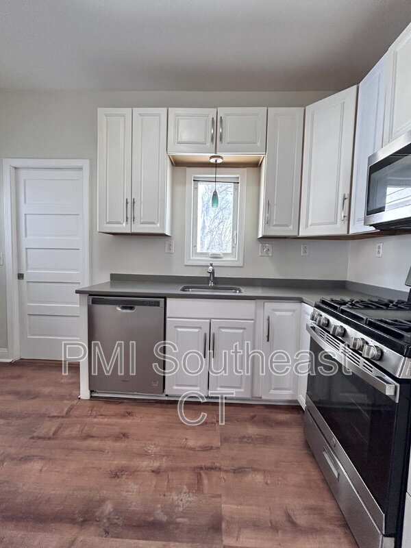 Building Photo - 26 Kinney Ave