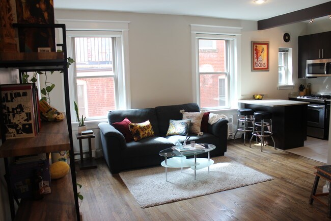 Living room - 2010 Kalorama Rd NW