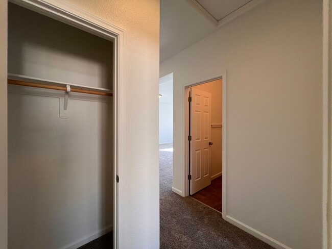 Building Photo - Single-level 3 bedroom, 2-bathroom home in Dayton, NV