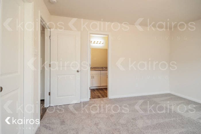 Building Photo - 15581 Briar Forest Dr