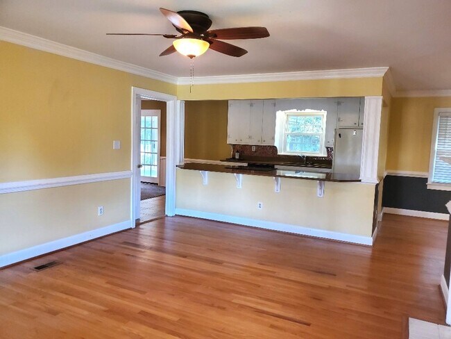 Building Photo - Lots of Space And Large Lot.