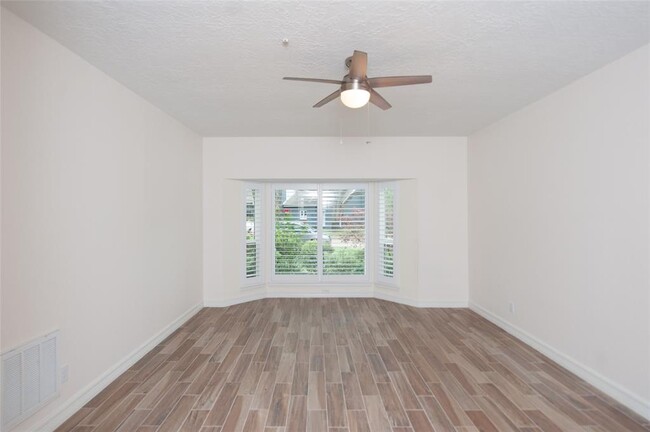Building Photo - 738 Plainwood Dr