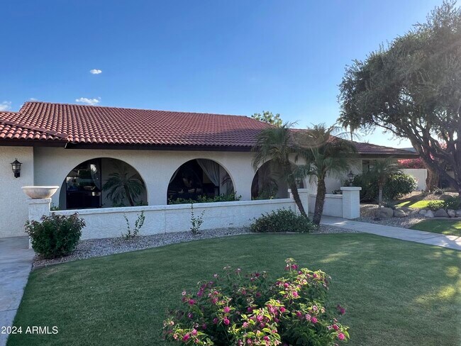 Building Photo - 4539 E Karen Dr