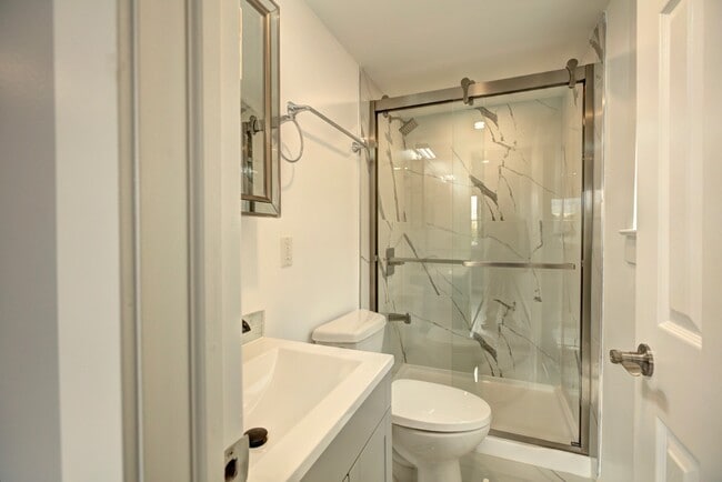 Building Photo - 450 Jefferson Ave