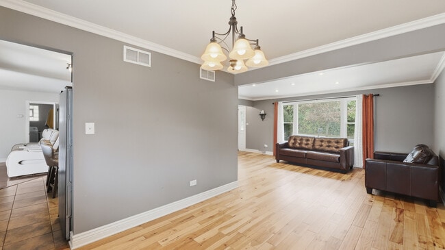 Building Photo - 8853 W 97th St