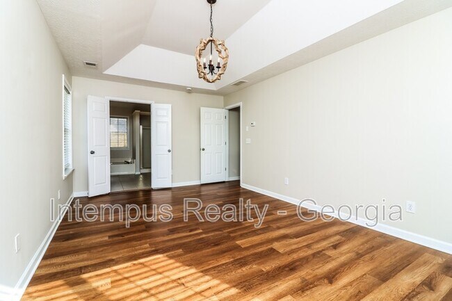 Building Photo - 3620 Bancroft Main NW