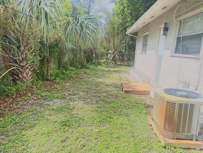 Building Photo - 1650 NW 52nd Ave