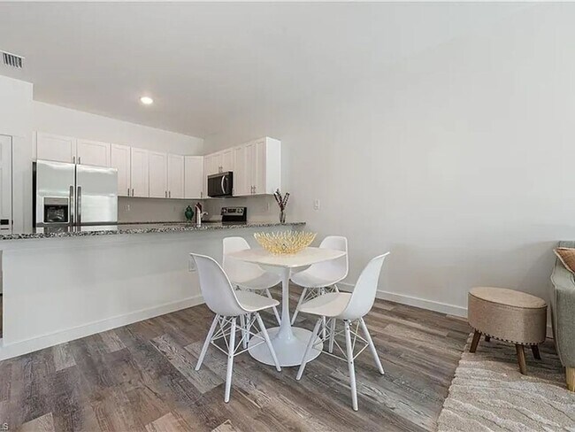 Building Photo - Charming 3BR House in Lehigh Acres
