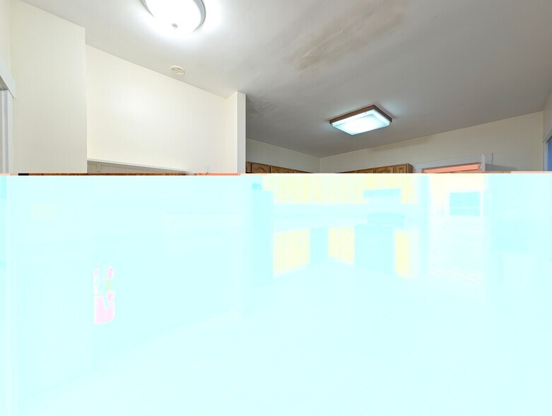 Building Photo - 5 Freeman St