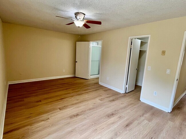 Building Photo - 6060 Mt Aguilar Dr